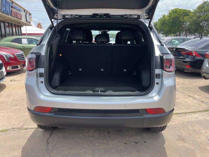 Jeep Compass Vehicle Image 09
