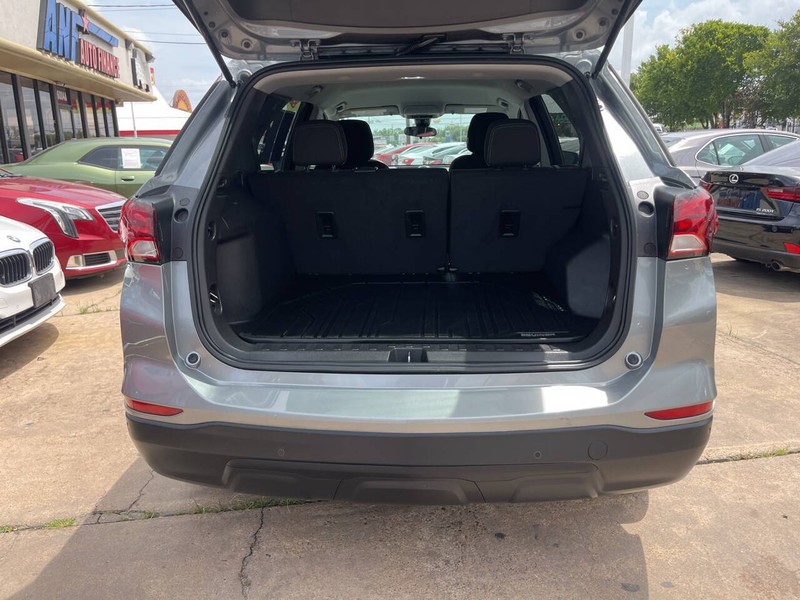 Chevrolet Equinox Vehicle Image 09