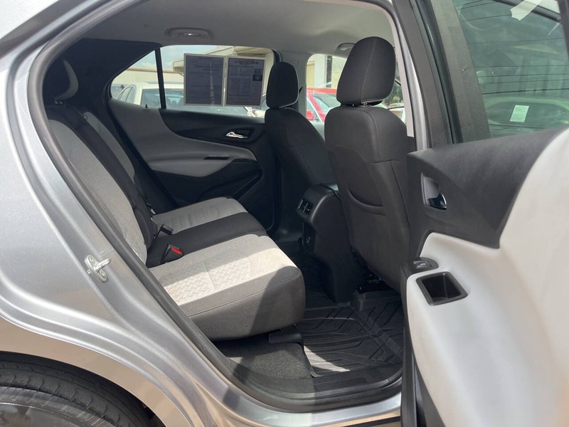 Chevrolet Equinox Vehicle Image 10