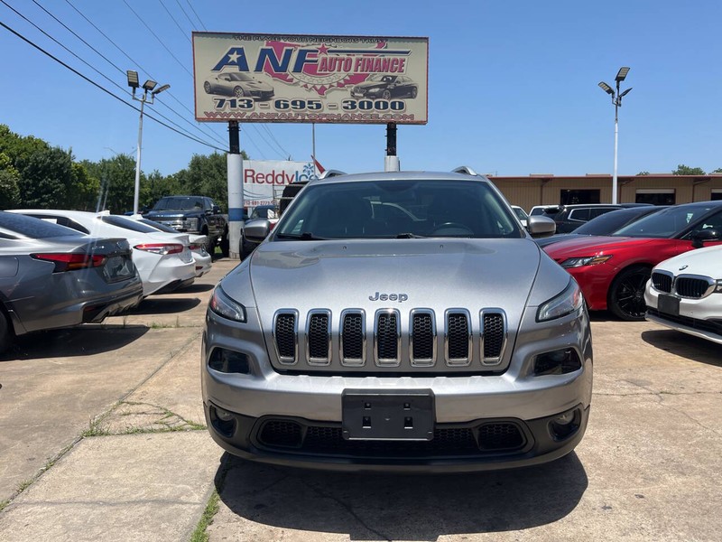 Jeep Cherokee Vehicle Image 02