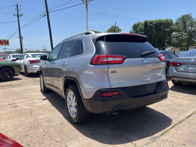 Jeep Cherokee Vehicle Image 03