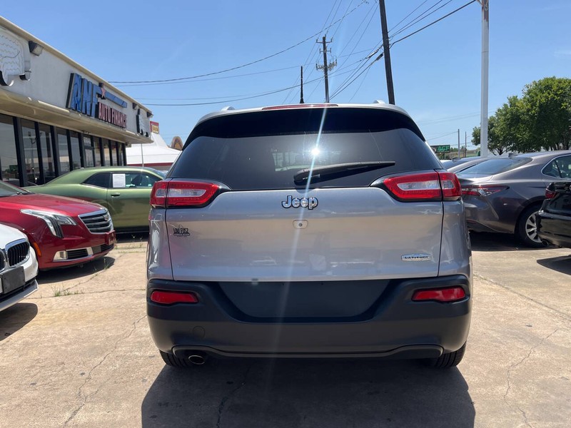 Jeep Cherokee Vehicle Image 04