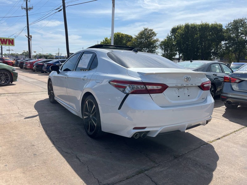 Toyota Camry Vehicle Image 02