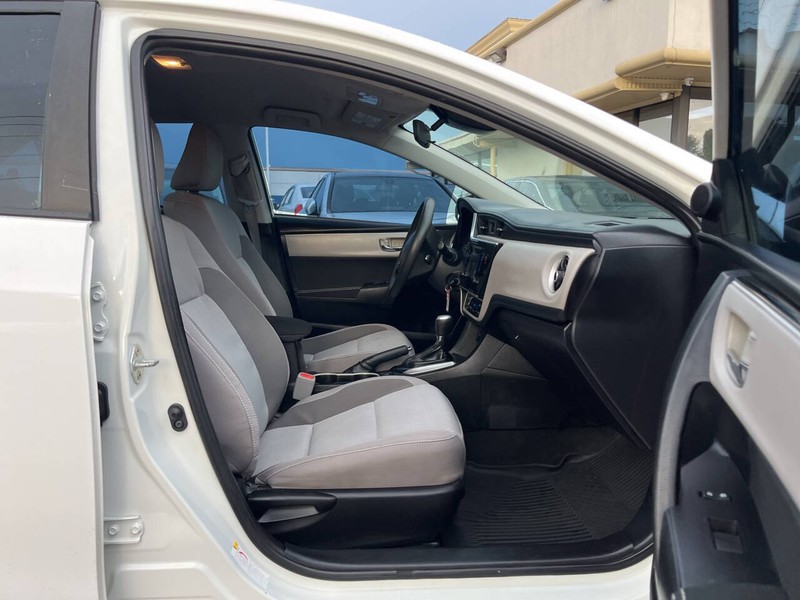 Toyota Corolla Vehicle Image 11