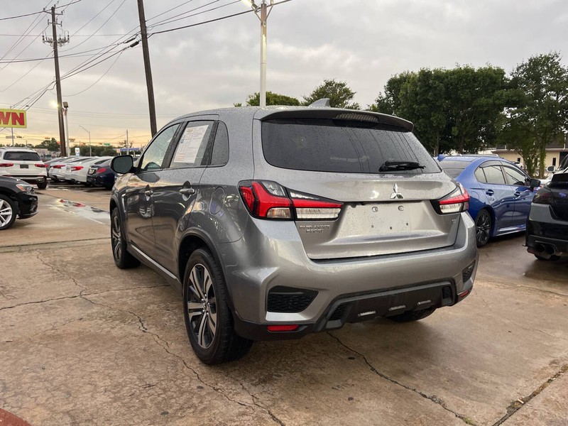 Mitsubishi Outlander Sport Vehicle Image 03