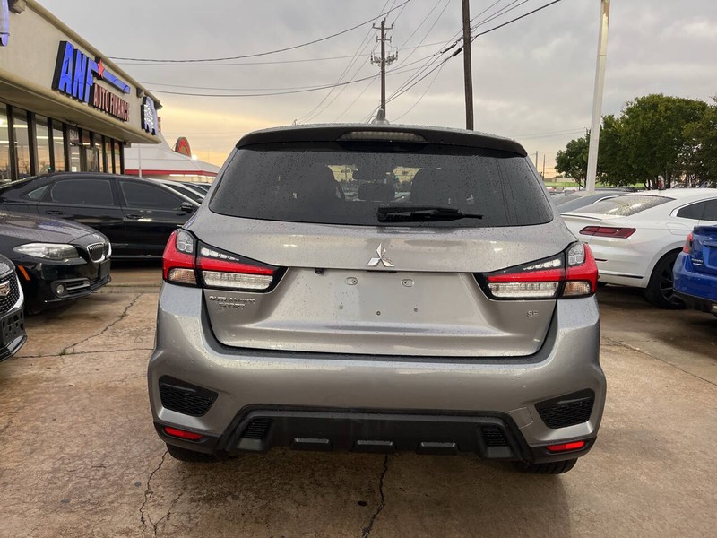 Mitsubishi Outlander Sport Vehicle Image 04