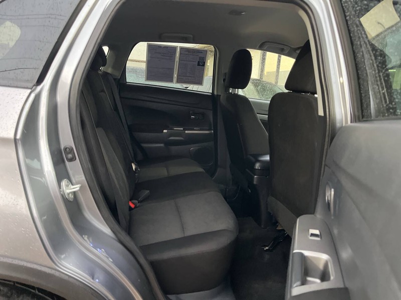Mitsubishi Outlander Sport Vehicle Image 10