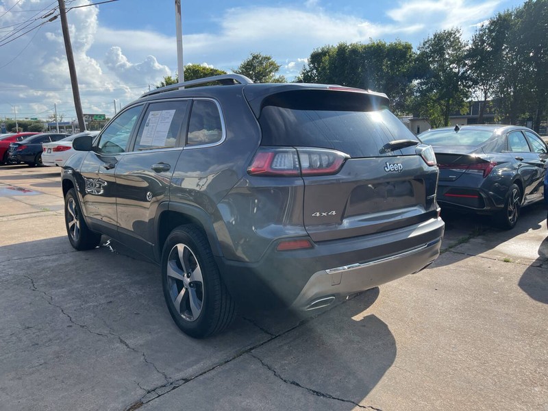 Jeep Cherokee Vehicle Image 03