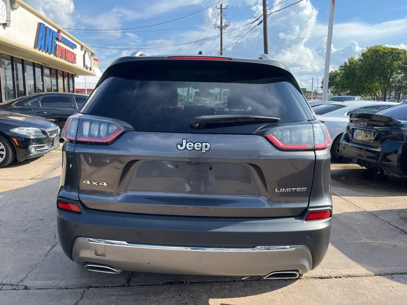 Jeep Cherokee Vehicle Image 04