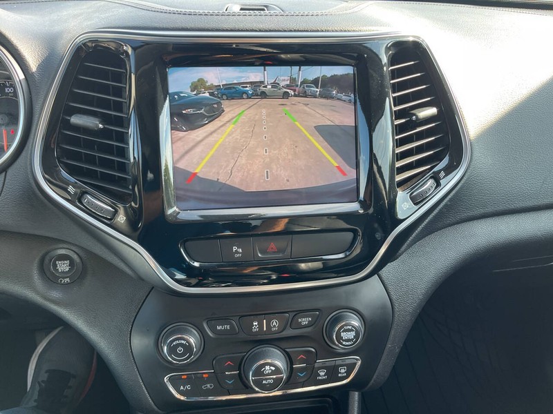 Jeep Cherokee Vehicle Image 12
