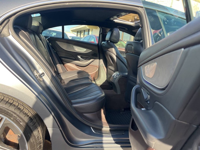 Mercedes-Benz CLS Vehicle Image 11