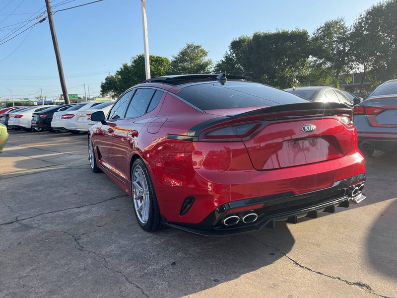 Kia Stinger Vehicle Image 03