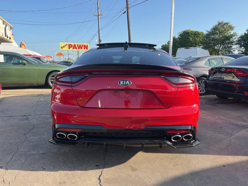 Kia Stinger Vehicle Image 04