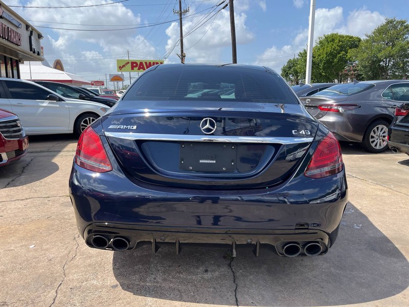 Mercedes-Benz C-Class Vehicle Image 04