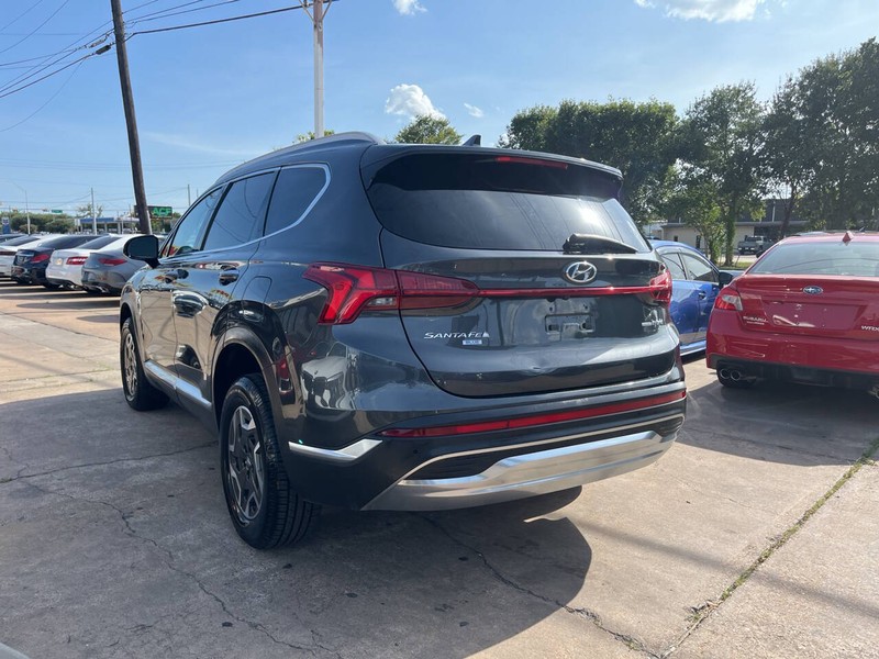 Hyundai Santa Fe Hybrid Vehicle Image 03