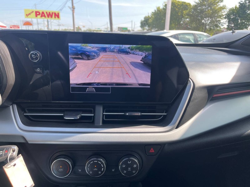 Chevrolet Trax Vehicle Image 12