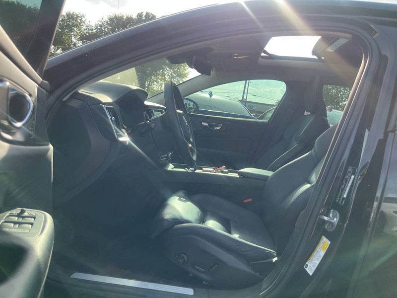 Volvo S60 Vehicle Image 07