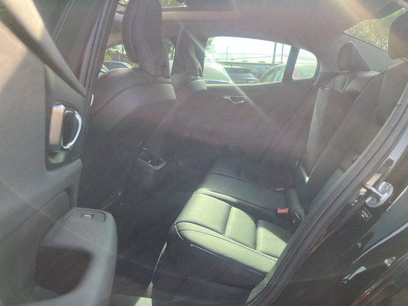 Volvo S60 Vehicle Image 08