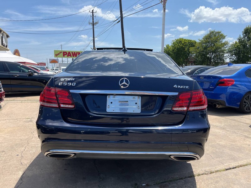 Mercedes-Benz E-Class Vehicle Image 04