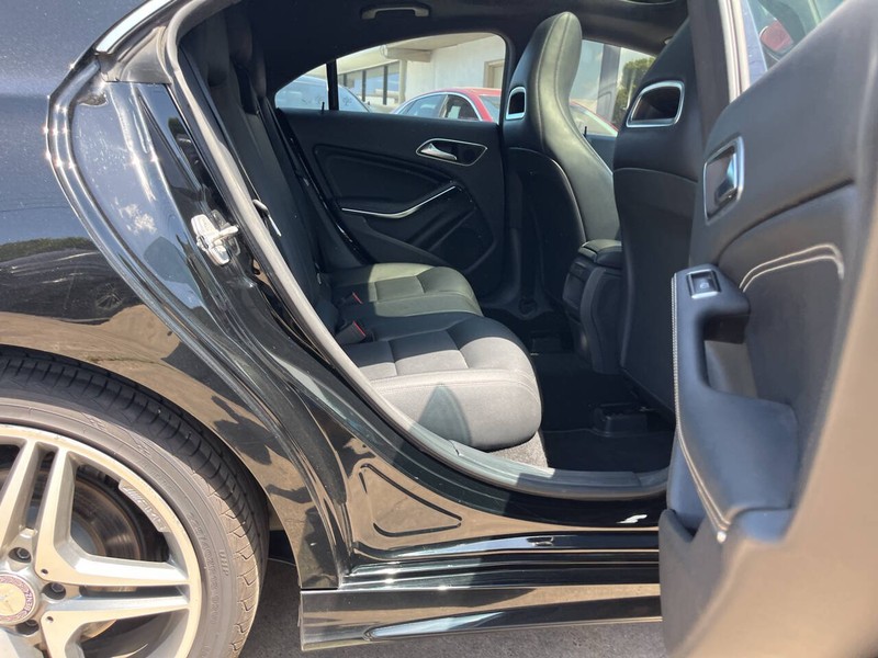 Mercedes-Benz CLA Vehicle Image 10