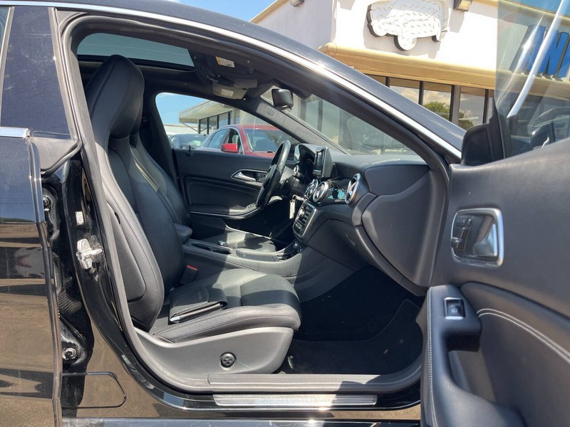 Mercedes-Benz CLA Vehicle Image 11