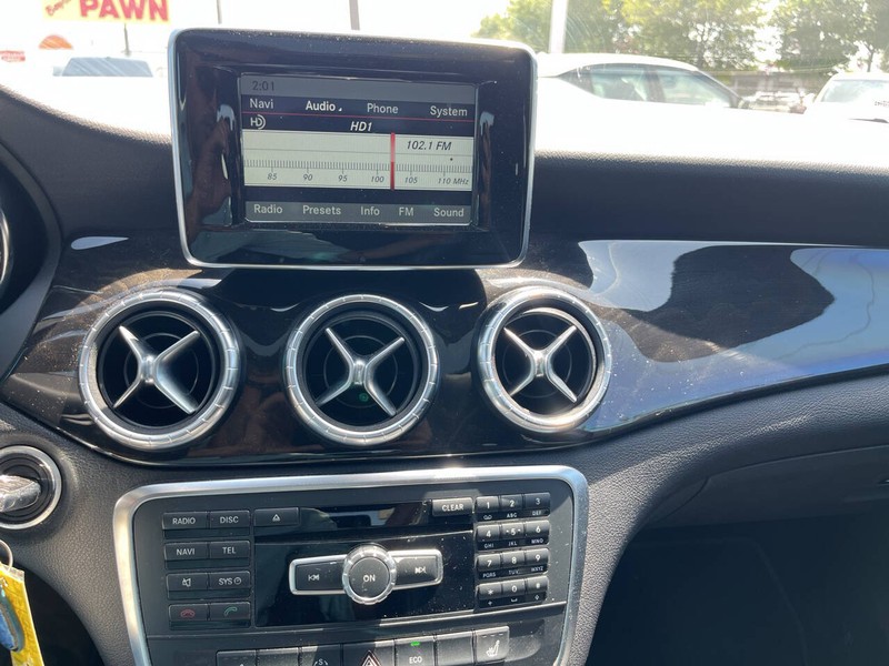 Mercedes-Benz CLA Vehicle Image 12