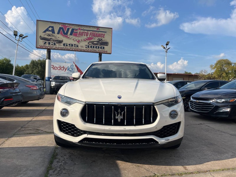 Maserati Levante Vehicle Image 02