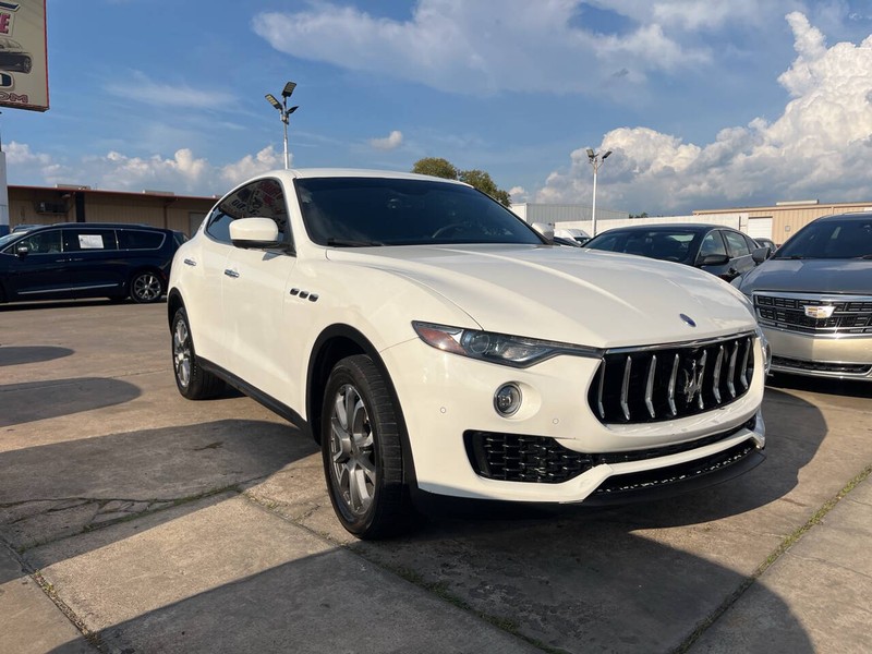 Maserati Levante Vehicle Image 06