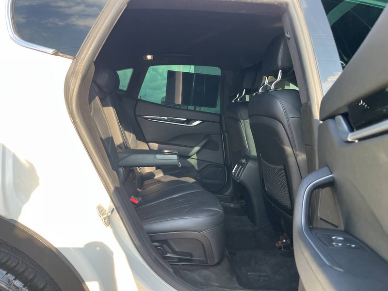 Maserati Levante Vehicle Image 10