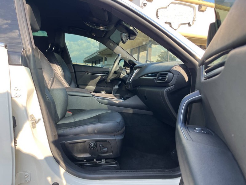 Maserati Levante Vehicle Image 11
