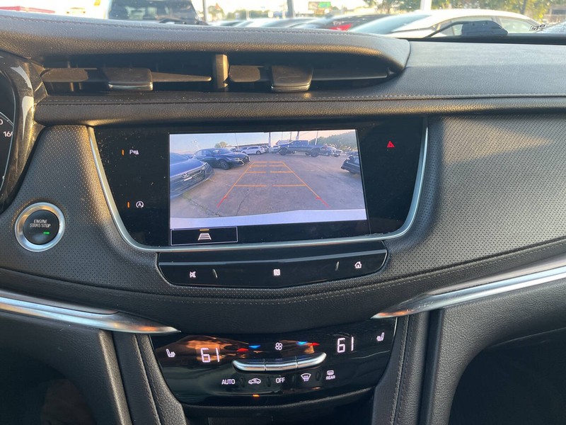 Cadillac XT5 Vehicle Image 12