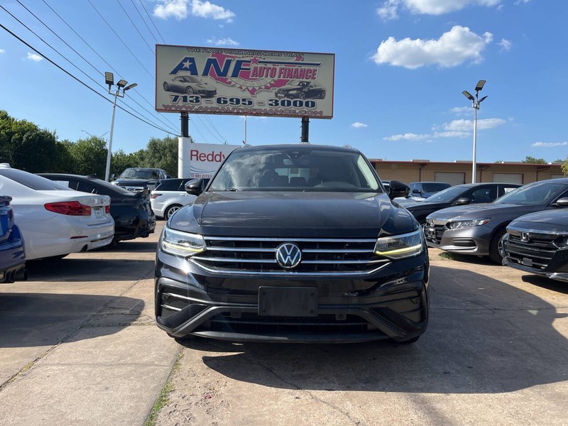 Volkswagen Tiguan Vehicle Image 02