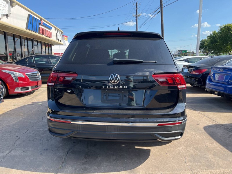 Volkswagen Tiguan Vehicle Image 04