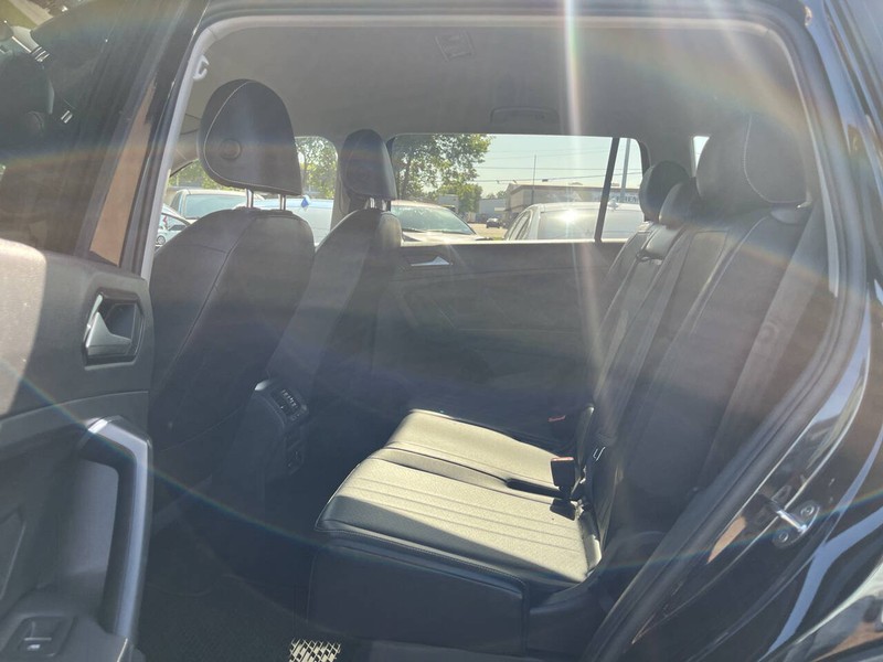 Volkswagen Tiguan Vehicle Image 08