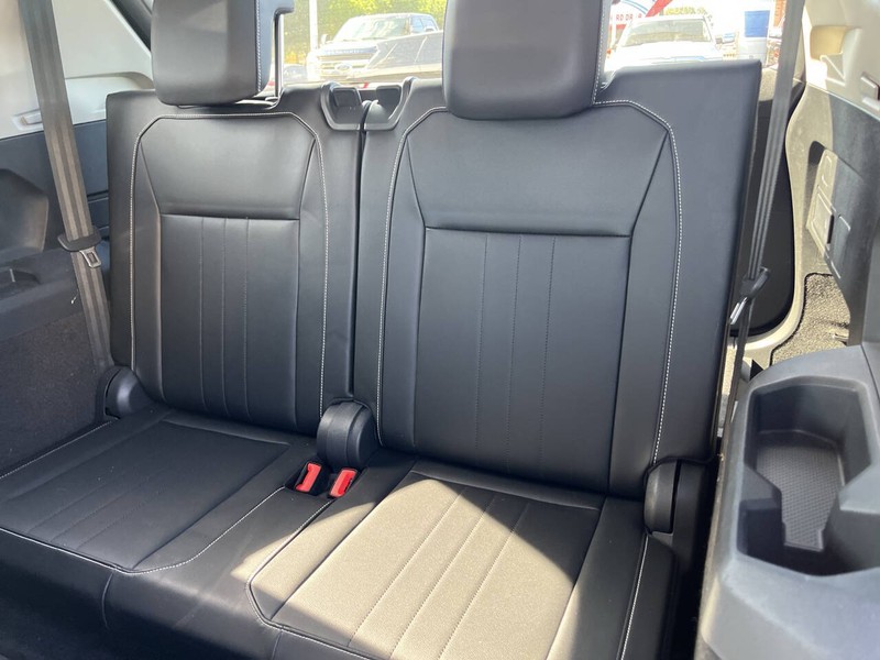 Volkswagen Tiguan Vehicle Image 09