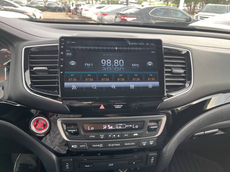 Honda Pilot Vehicle Image 16