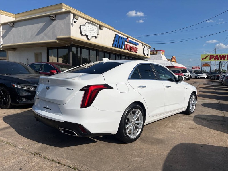 Cadillac CT4 Vehicle Image 05