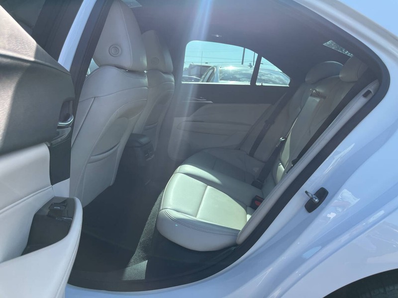 Cadillac CT4 Vehicle Image 08