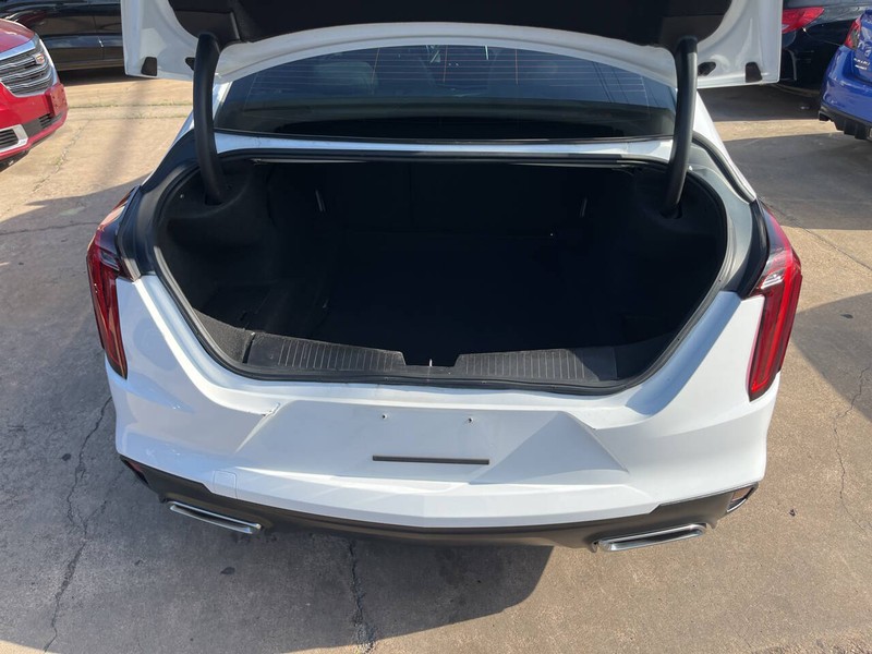 Cadillac CT4 Vehicle Image 09