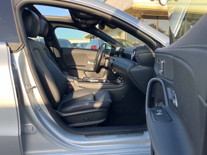 Mercedes-Benz CLA Vehicle Image 11
