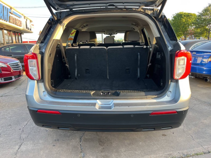 Ford Explorer Vehicle Image 10