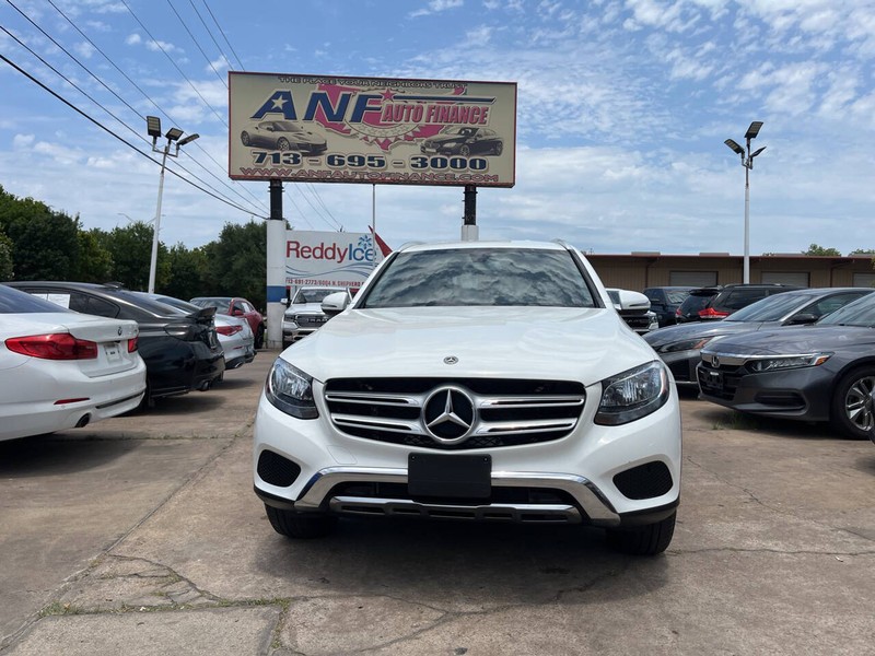 Mercedes-Benz GLC Vehicle Image 02
