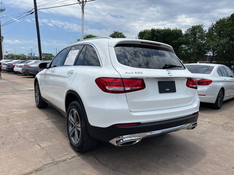 Mercedes-Benz GLC Vehicle Image 03