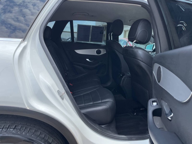 Mercedes-Benz GLC Vehicle Image 10