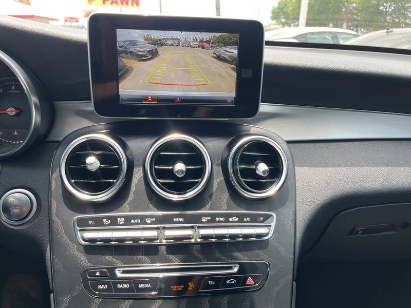 Mercedes-Benz GLC Vehicle Image 12
