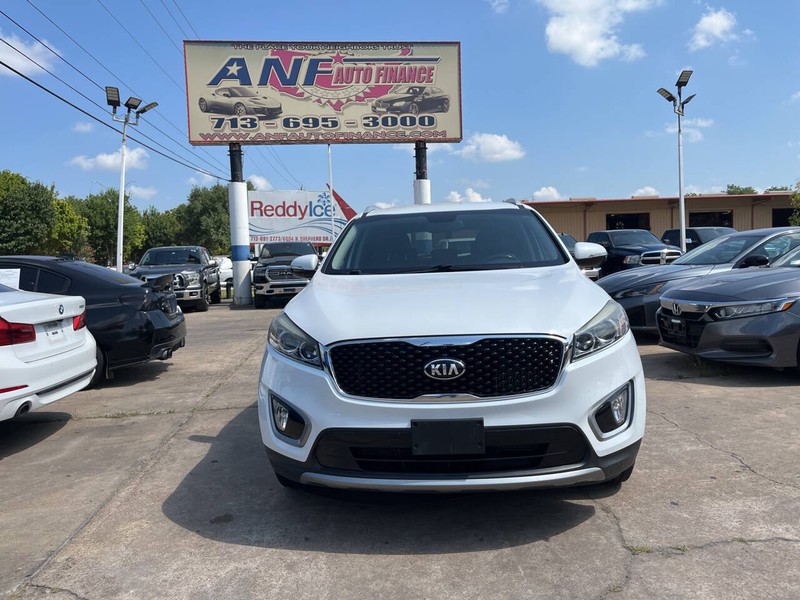 Kia Sorento Vehicle Image 02