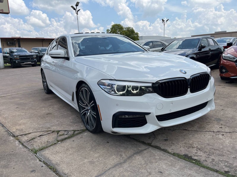 BMW 5 Series Vehicle Image 06