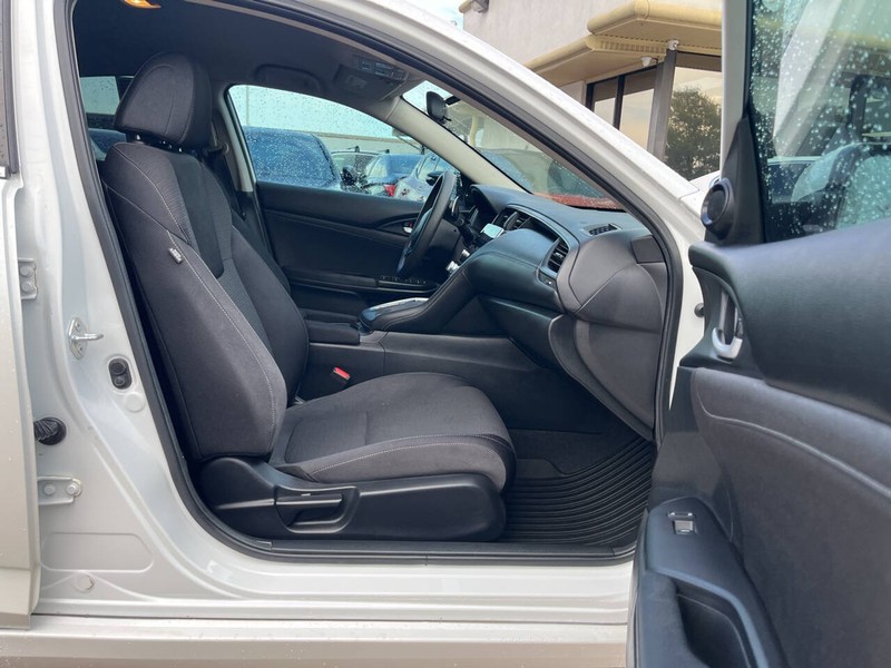 Honda Insight Vehicle Image 11