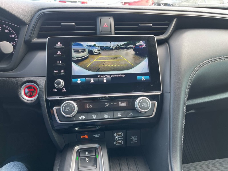 Honda Insight Vehicle Image 12