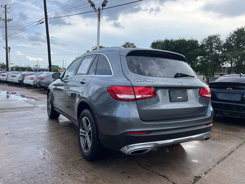 Mercedes-Benz GLC Vehicle Image 03